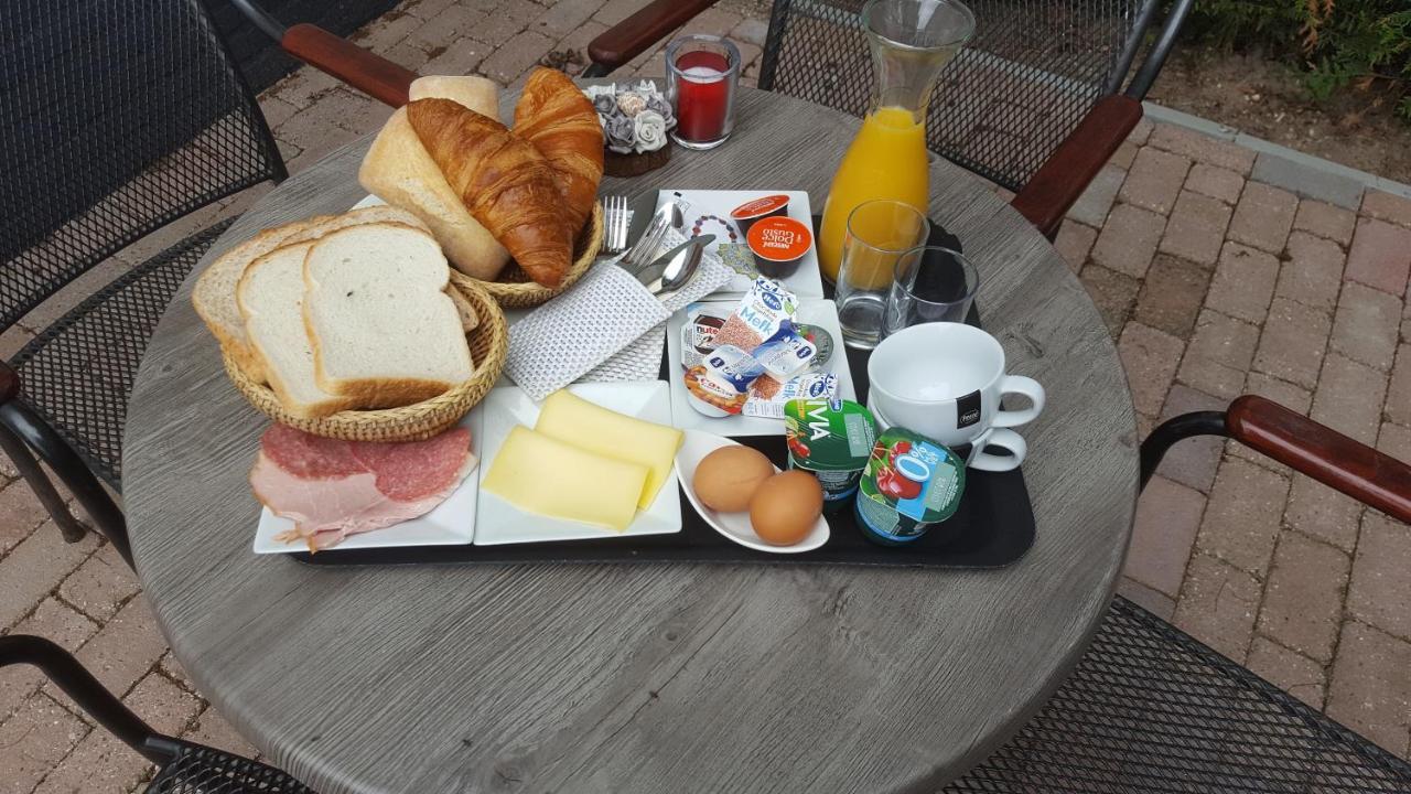Bed and Breakfast De Vier Linden Vierlingsbeek Esterno foto